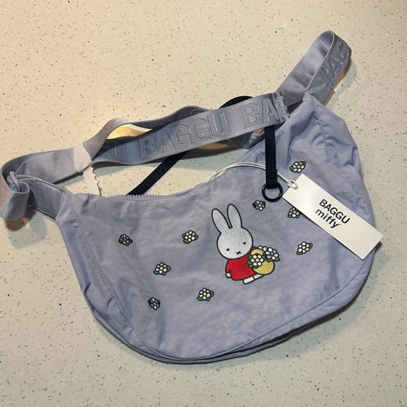 NEW! Medium Nylon Crescent Bag in Embroidered Miffy / NWT - Picture 5 of 16